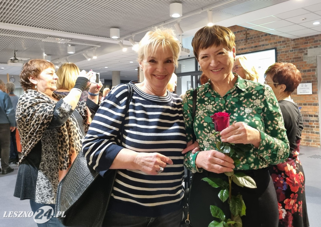 Wystawa UTW w Lesznie: Blisko i daleko