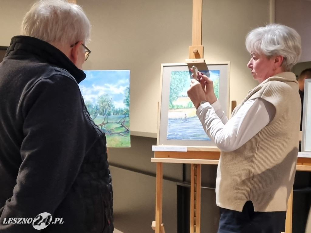 Wystawa UTW w Lesznie: Blisko i daleko