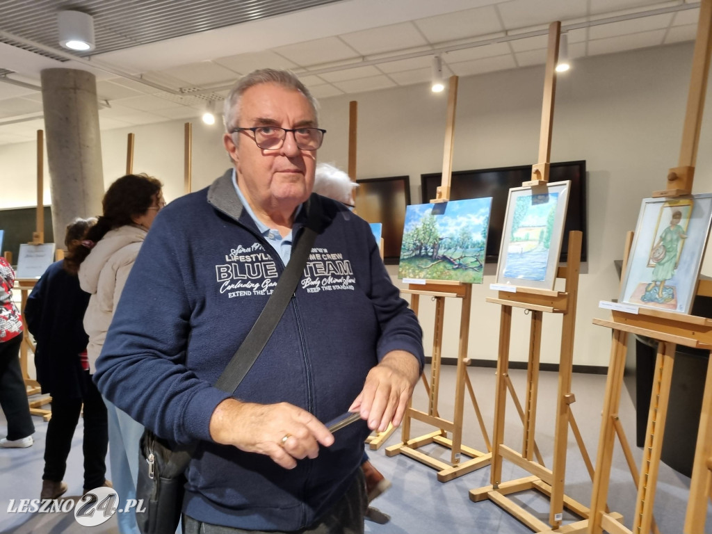 Wystawa UTW w Lesznie: Blisko i daleko