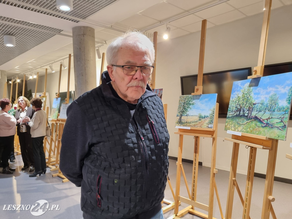 Wystawa UTW w Lesznie: Blisko i daleko