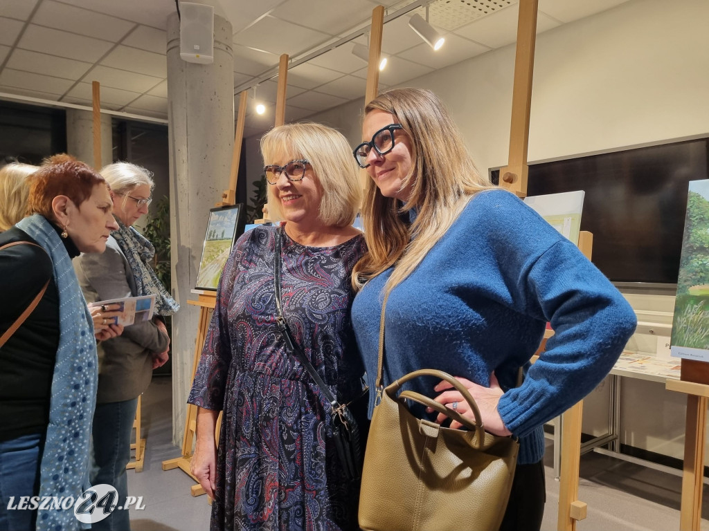 Wystawa UTW w Lesznie: Blisko i daleko