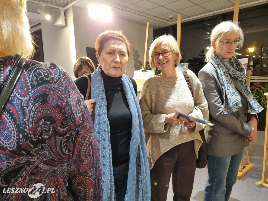 Wystawa UTW w Lesznie: Blisko i daleko