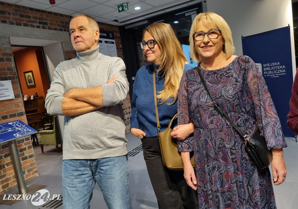 Wystawa UTW w Lesznie: Blisko i daleko