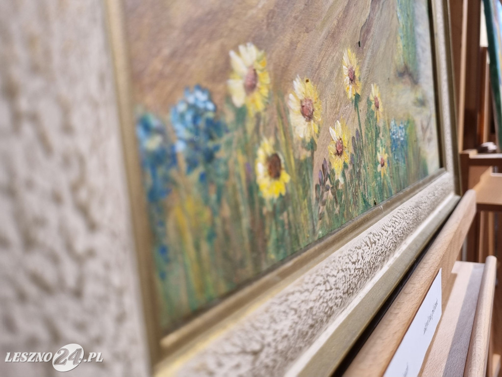 Wystawa UTW w Lesznie: Blisko i daleko