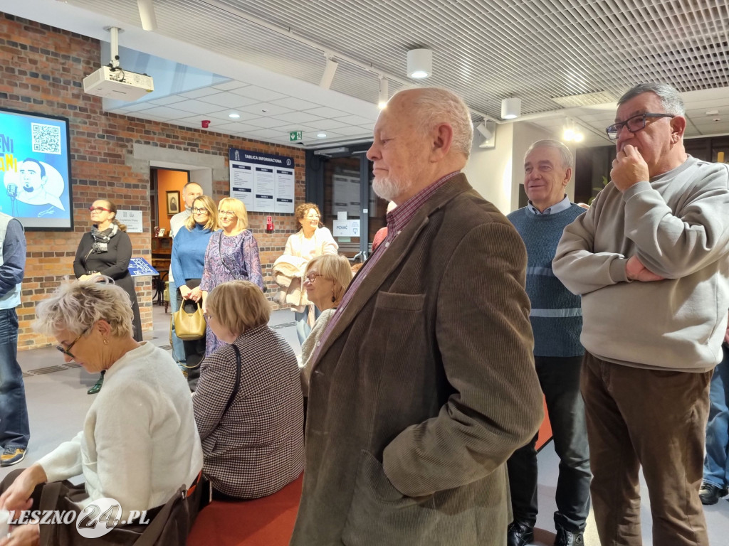 Wystawa UTW w Lesznie: Blisko i daleko