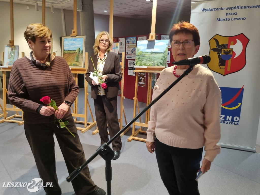 Wystawa UTW w Lesznie: Blisko i daleko