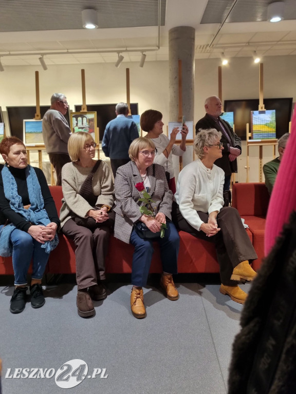 Wystawa UTW w Lesznie: Blisko i daleko