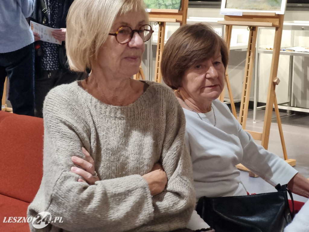 Wystawa UTW w Lesznie: Blisko i daleko