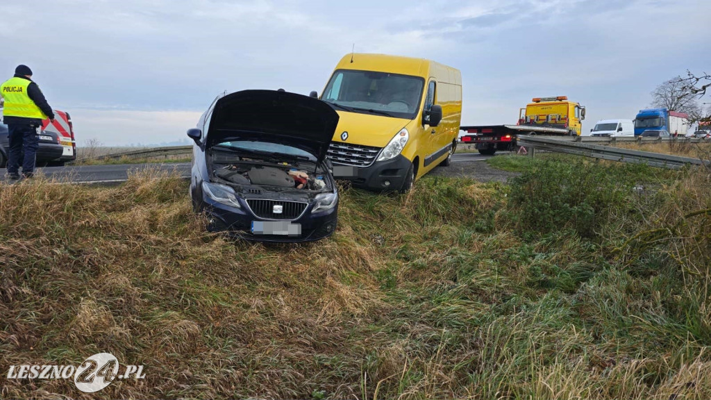 Zderzenie dwóch aut na DK 12 w gm. Święciechowa