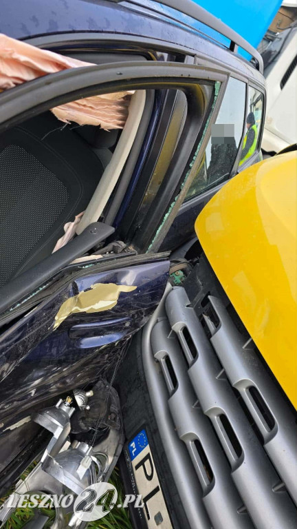 Zderzenie dwóch aut na DK 12 w gm. Święciechowa