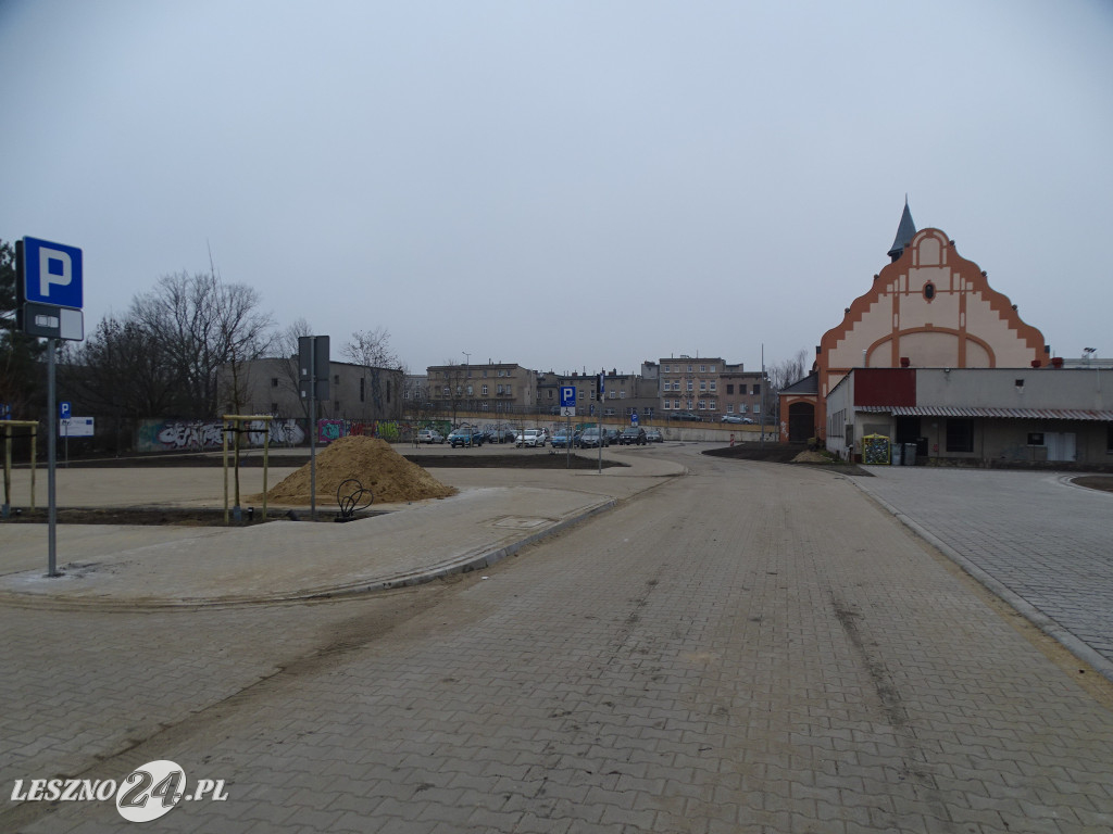Nowy parking w centrum Leszna