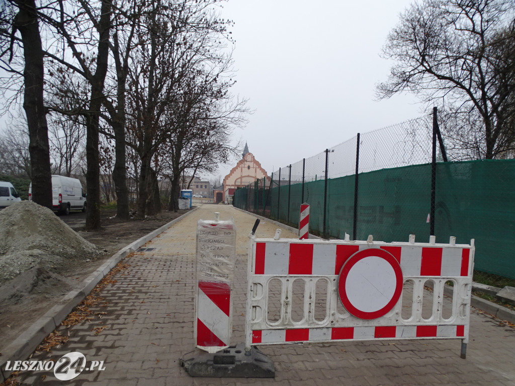 Nowy parking w centrum Leszna