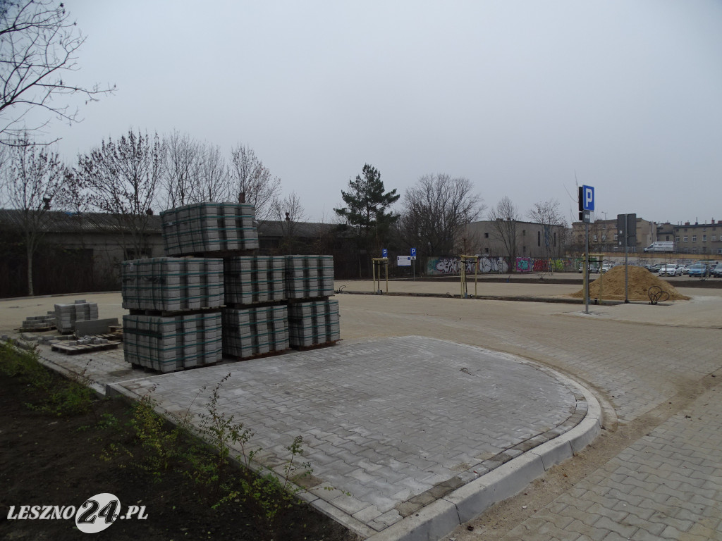 Nowy parking w centrum Leszna