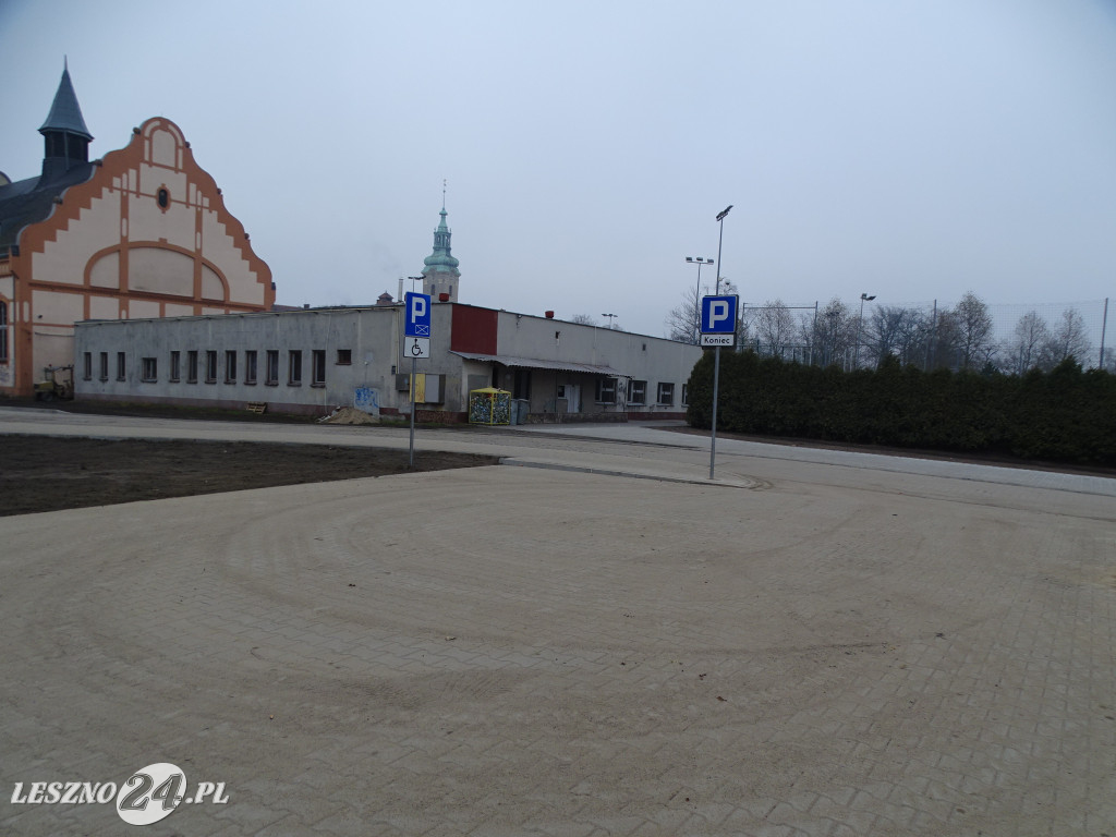 Nowy parking w centrum Leszna