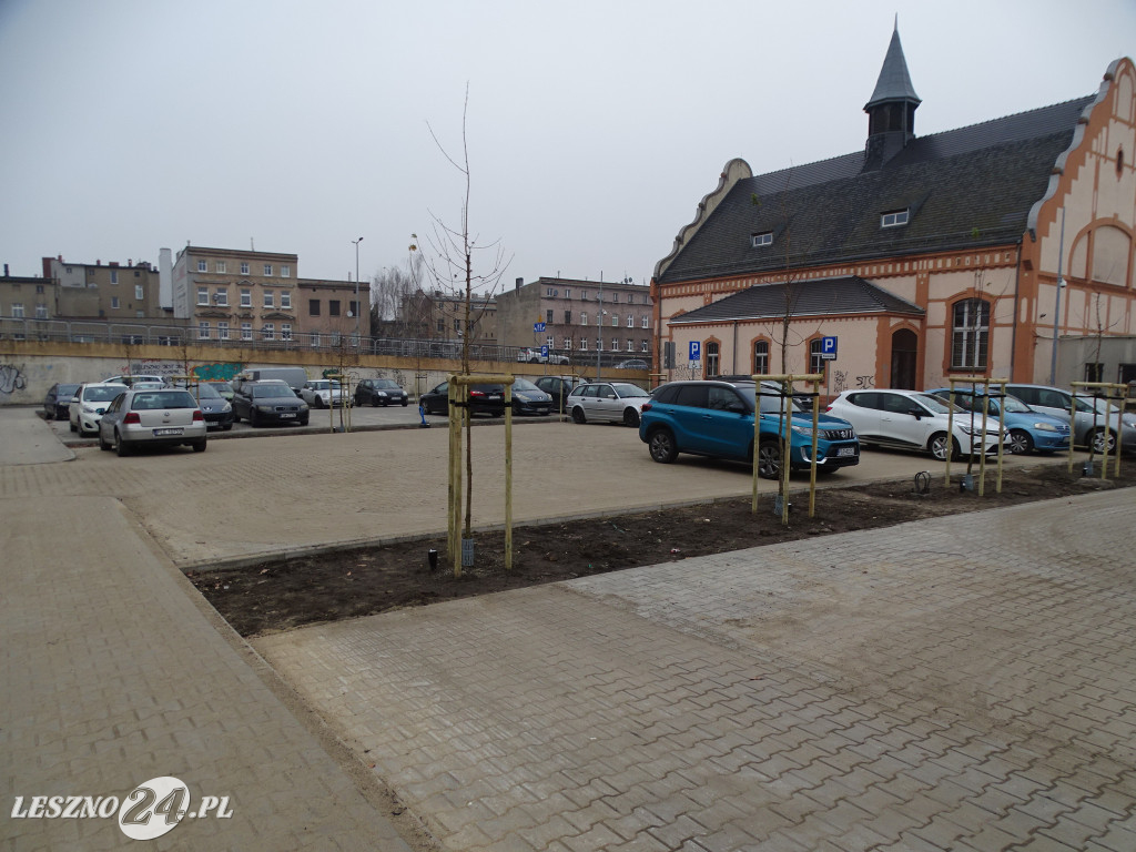 Nowy parking w centrum Leszna
