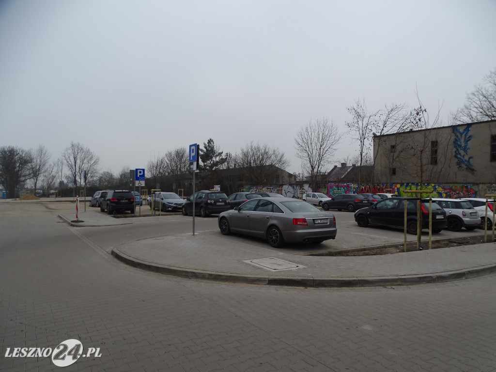 Nowy parking w centrum Leszna