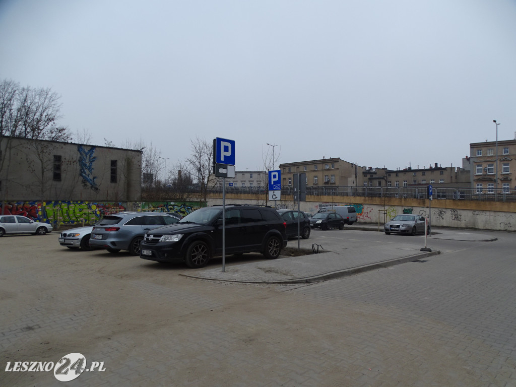 Nowy parking w centrum Leszna