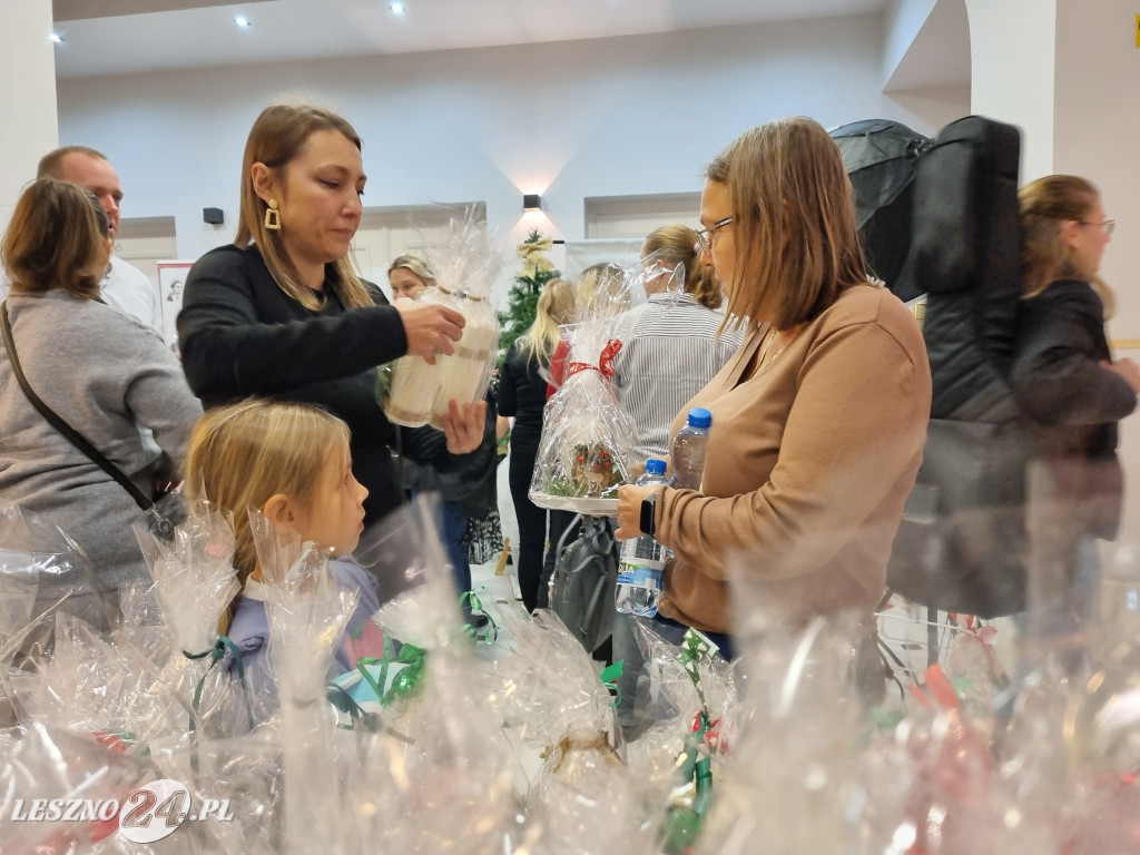 Świąteczny kiermasz SP 3 w Lesznie