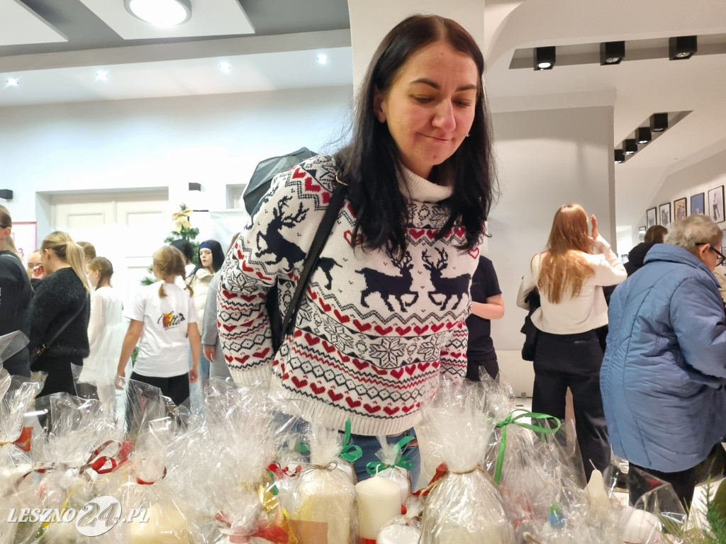 Świąteczny kiermasz SP 3 w Lesznie