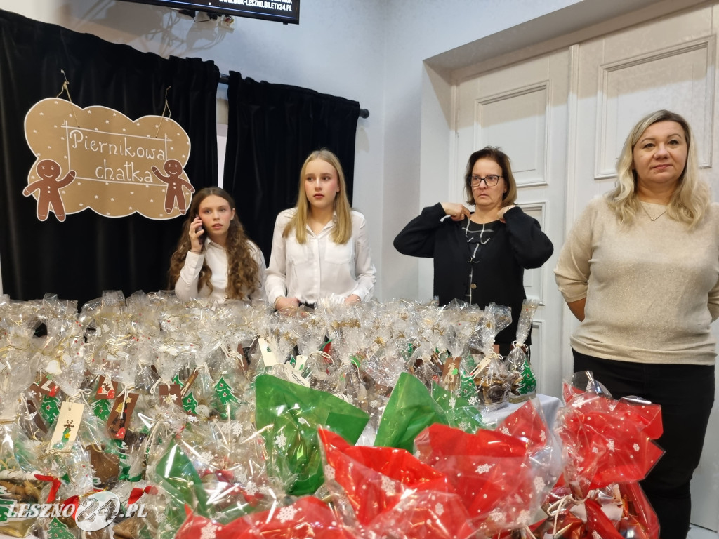 Świąteczny kiermasz SP 3 w Lesznie