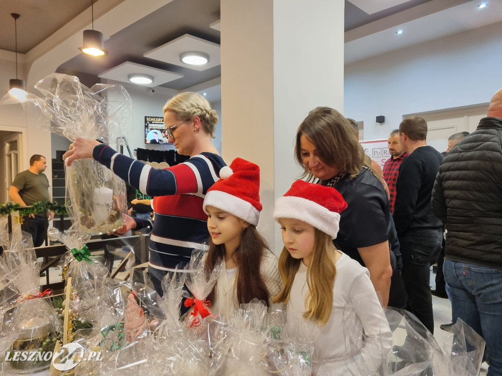 Świąteczny kiermasz SP 3 w Lesznie