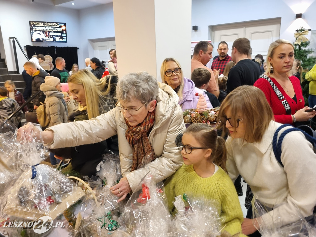 Świąteczny kiermasz SP 3 w Lesznie