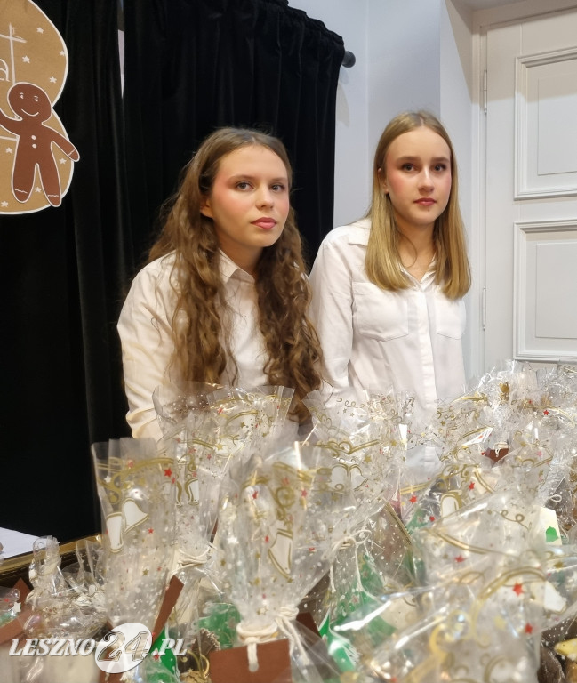 Świąteczny kiermasz SP 3 w Lesznie