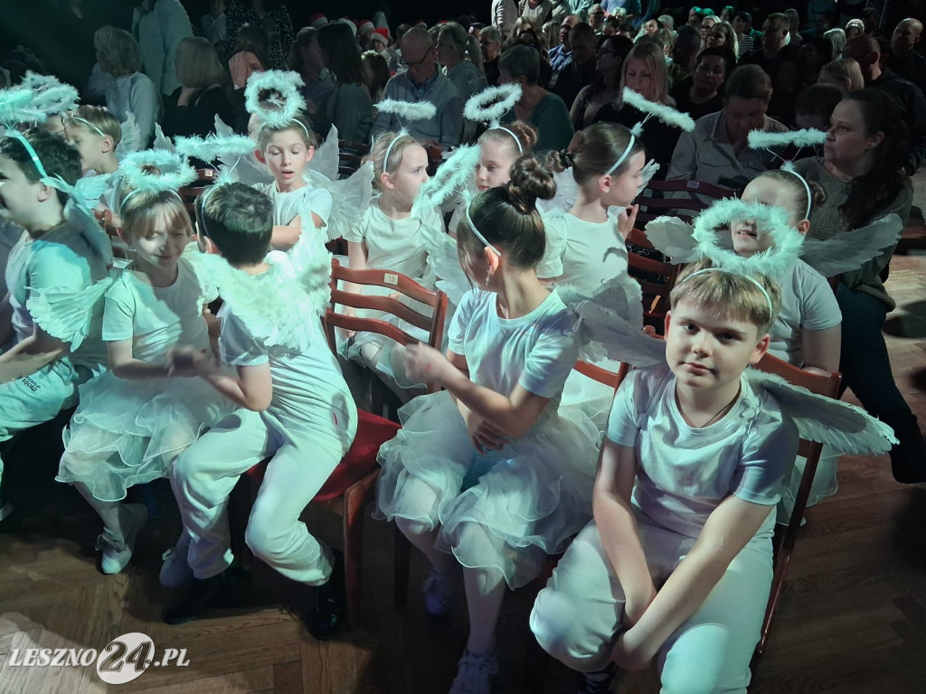 Świąteczny kiermasz SP 3 w Lesznie