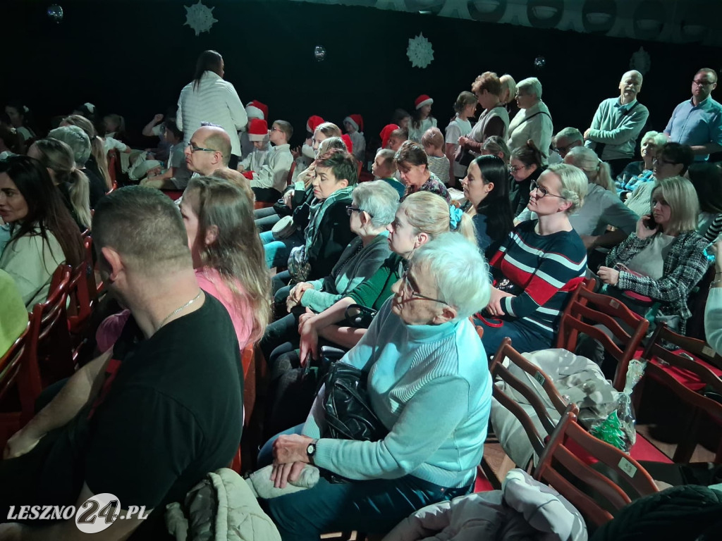 Świąteczny kiermasz SP 3 w Lesznie