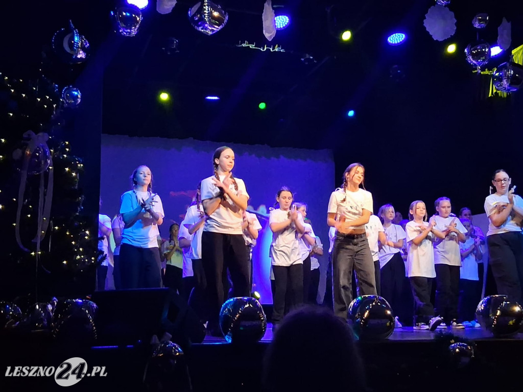 Świąteczny kiermasz SP 3 w Lesznie