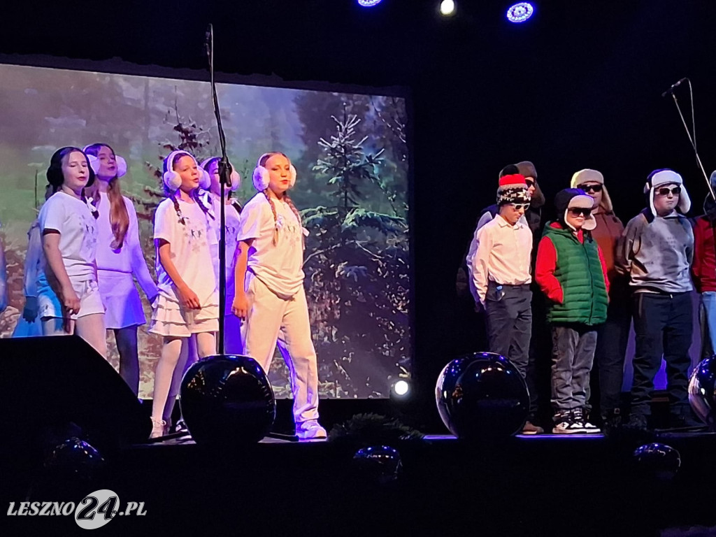 Świąteczny kiermasz SP 3 w Lesznie