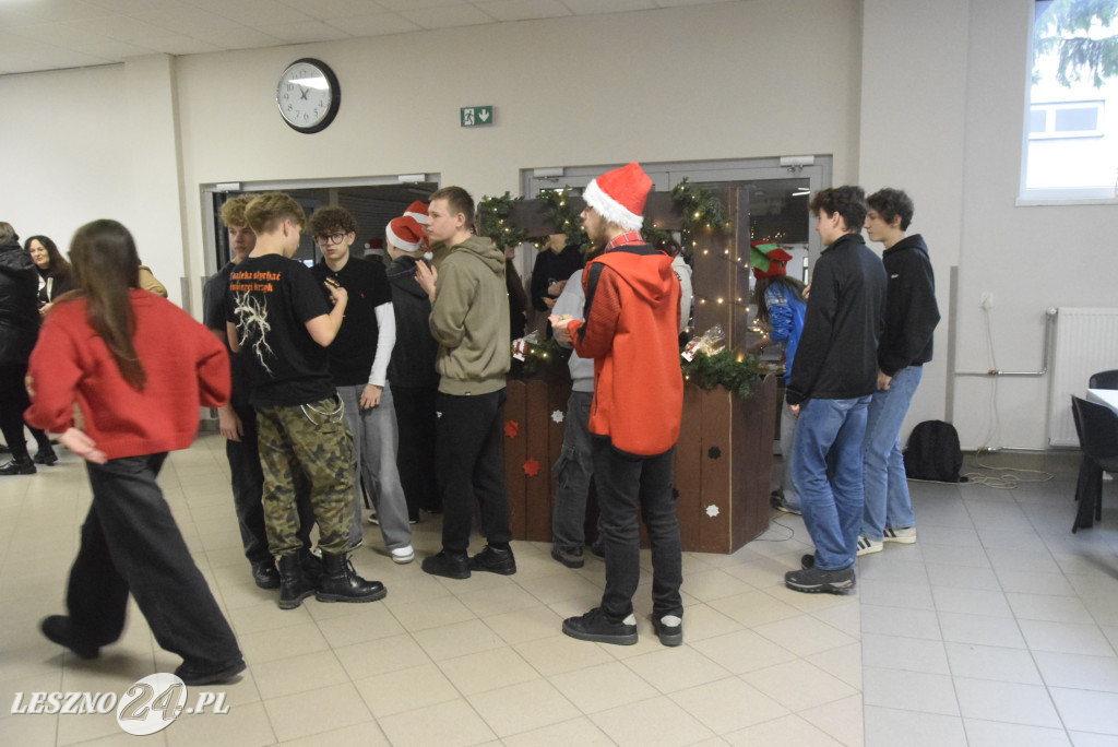 Serce z Opłatkiem wyjechało z II LO