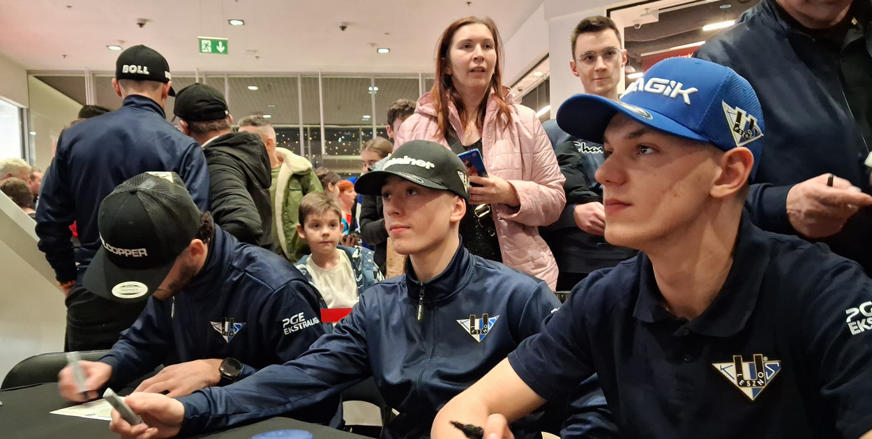 Bycze Mikołajki w Galerii Leszno