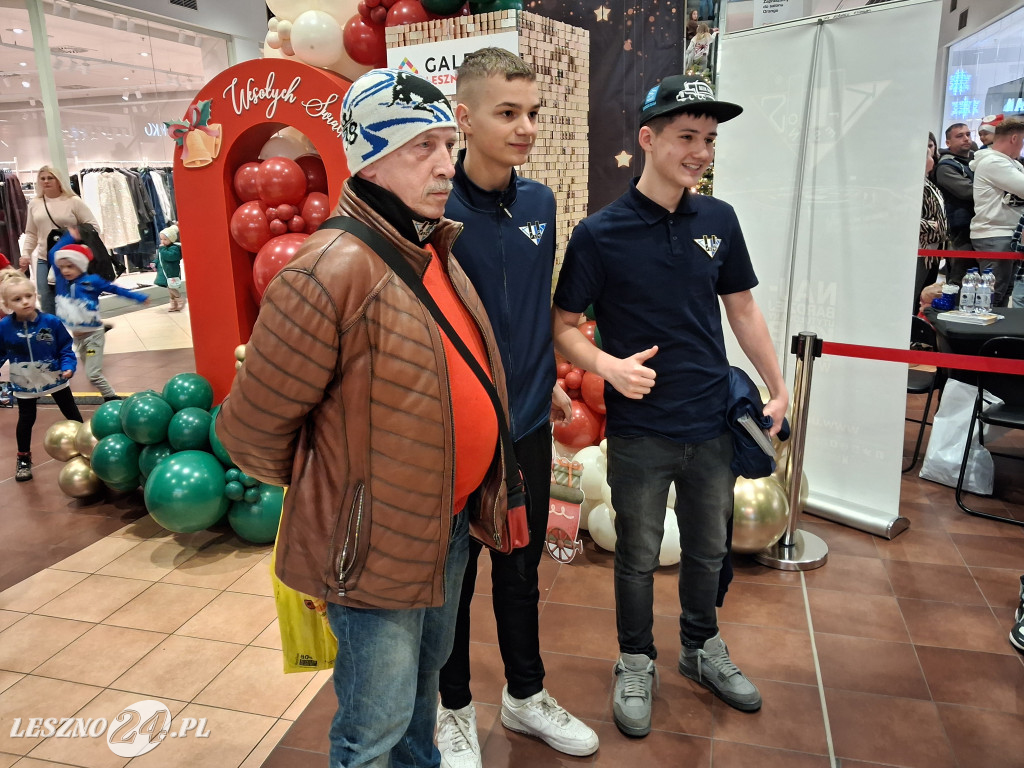 Bycze Mikołajki w Galerii Leszno