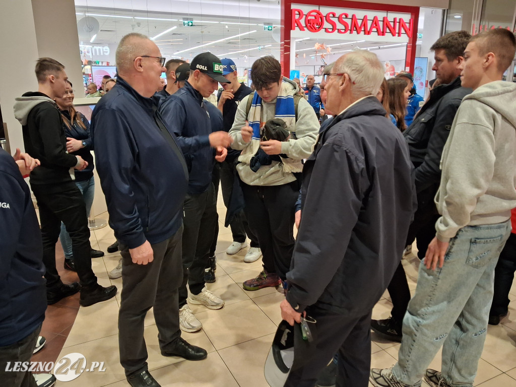 Bycze Mikołajki w Galerii Leszno