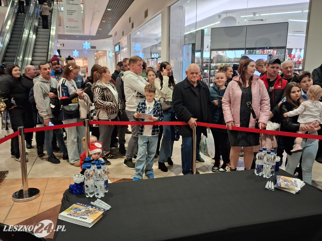 Bycze Mikołajki w Galerii Leszno