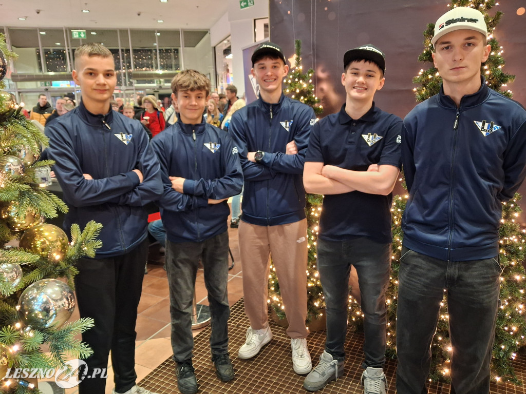 Bycze Mikołajki w Galerii Leszno