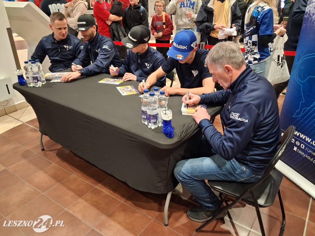 Bycze Mikołajki w Galerii Leszno