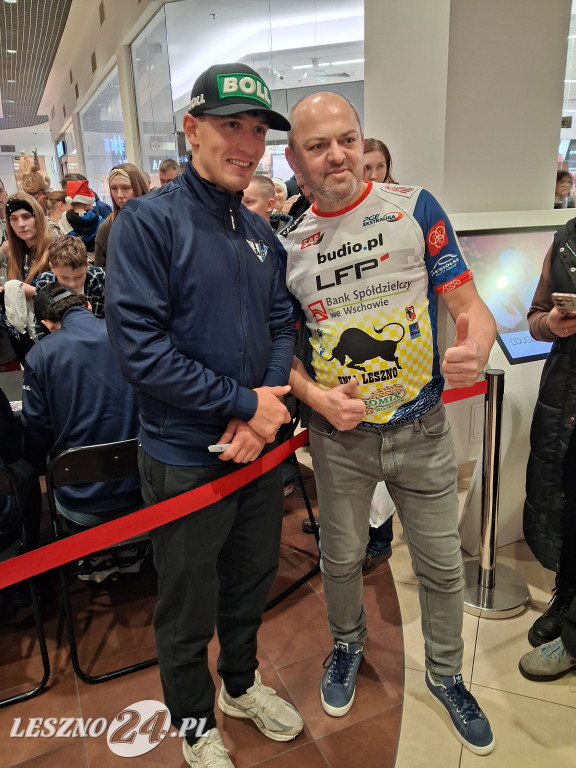 Bycze Mikołajki w Galerii Leszno