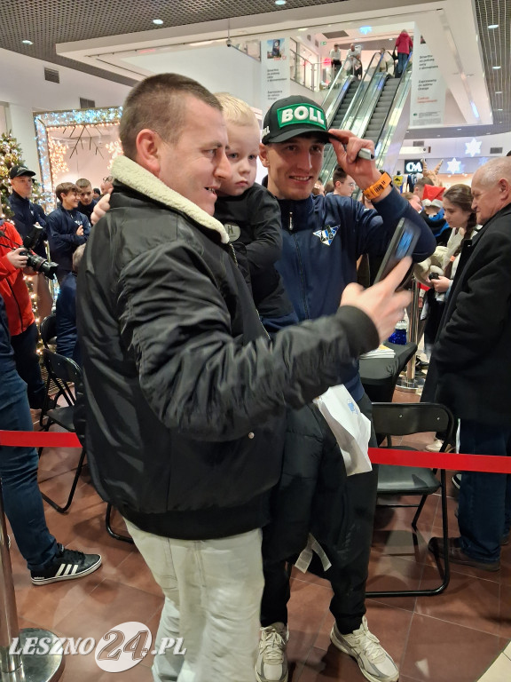 Bycze Mikołajki w Galerii Leszno