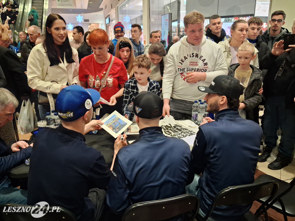 Bycze Mikołajki w Galerii Leszno