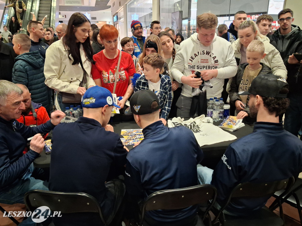 Bycze Mikołajki w Galerii Leszno