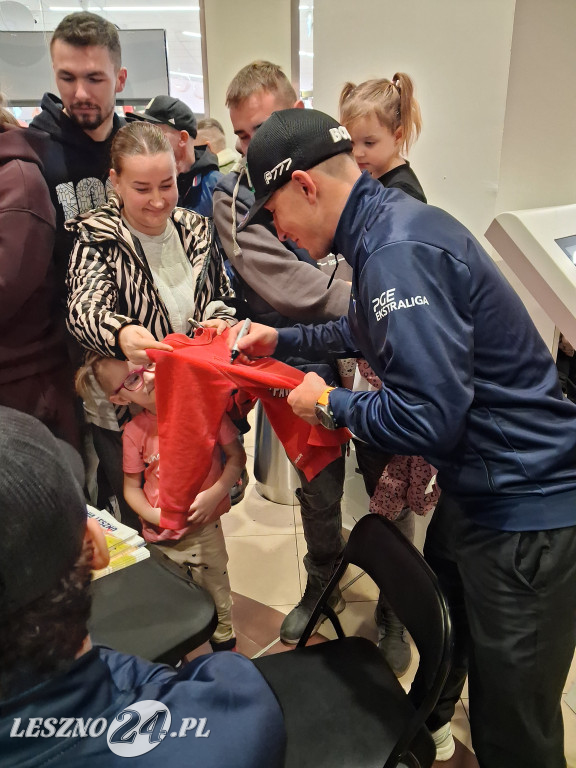 Bycze Mikołajki w Galerii Leszno