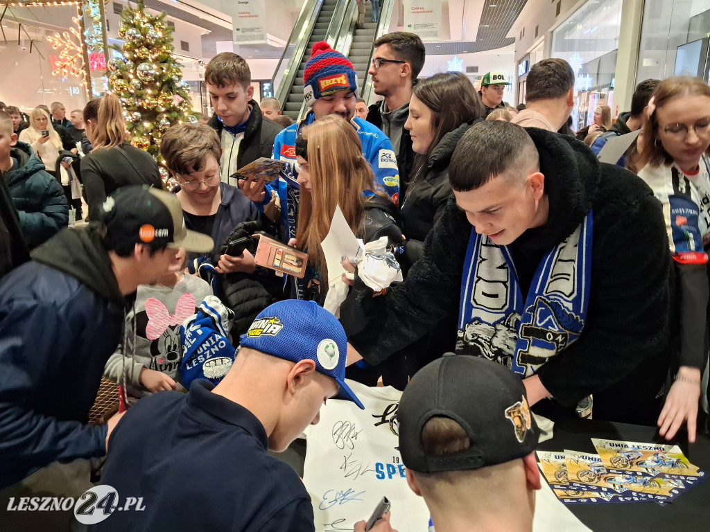 Bycze Mikołajki w Galerii Leszno