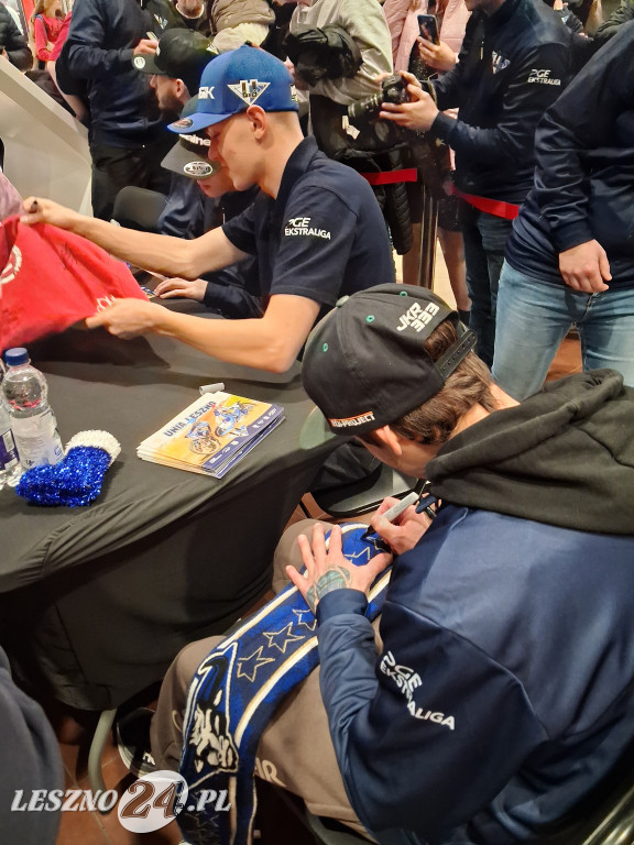 Bycze Mikołajki w Galerii Leszno