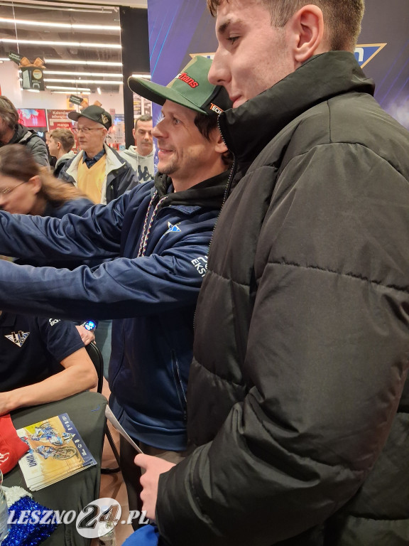 Bycze Mikołajki w Galerii Leszno