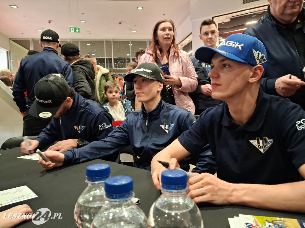 Bycze Mikołajki w Galerii Leszno