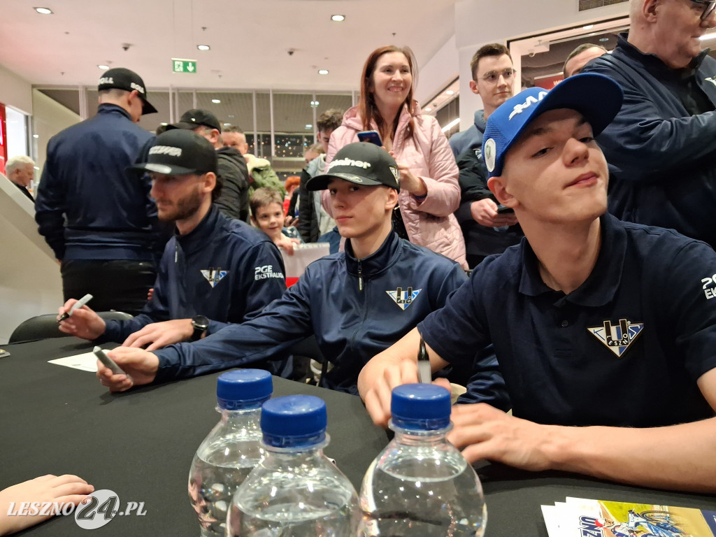 Bycze Mikołajki w Galerii Leszno