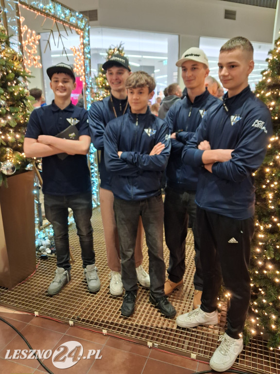 Bycze Mikołajki w Galerii Leszno