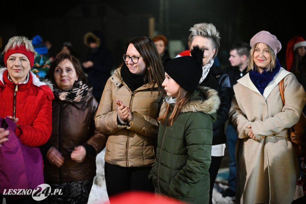 Ubieranie choinki w Krzemieniewie